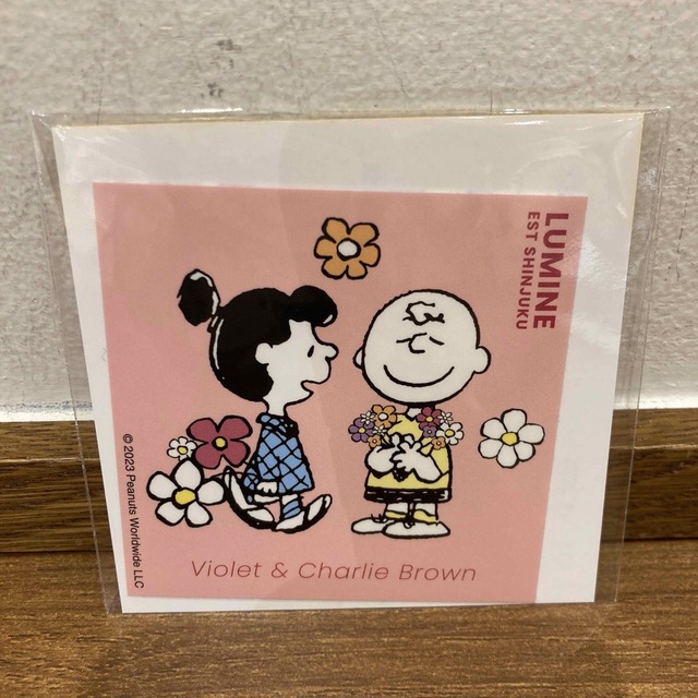 PEANUTS(ピーナッツ)の新品 ルミネ新宿限定 PEANUTS SNOOPY ステッカー 2種類セット エンタメ/ホビーのおもちゃ/ぬいぐるみ(キャラクターグッズ)の商品写真