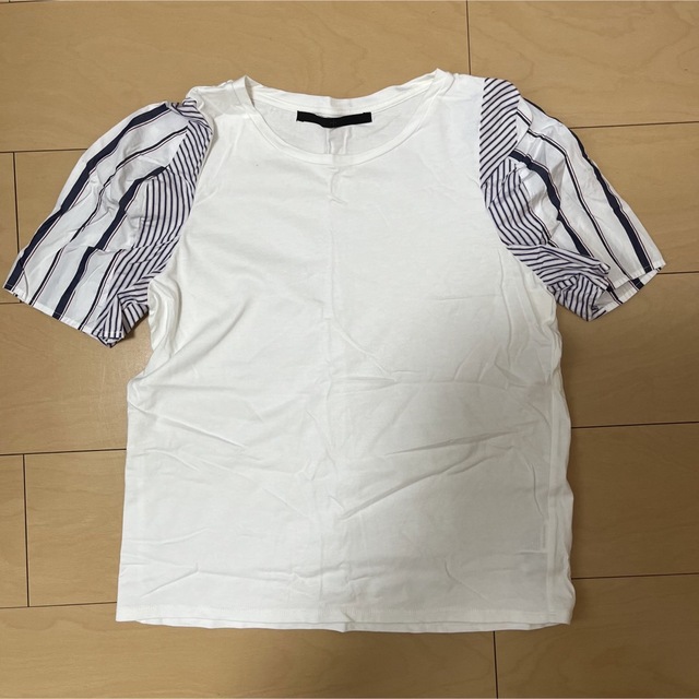 KBF(ケービーエフ)のKBF トップス　袖ストライプTシャツ レディースのトップス(Tシャツ(半袖/袖なし))の商品写真