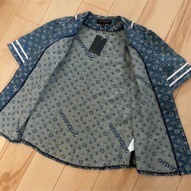 LOUIS VUITTON(ルイヴィトン)の新品 希少XL ルイヴィトン×SUPREME  ベースボールシャツ シュプリーム メンズのトップス(シャツ)の商品写真