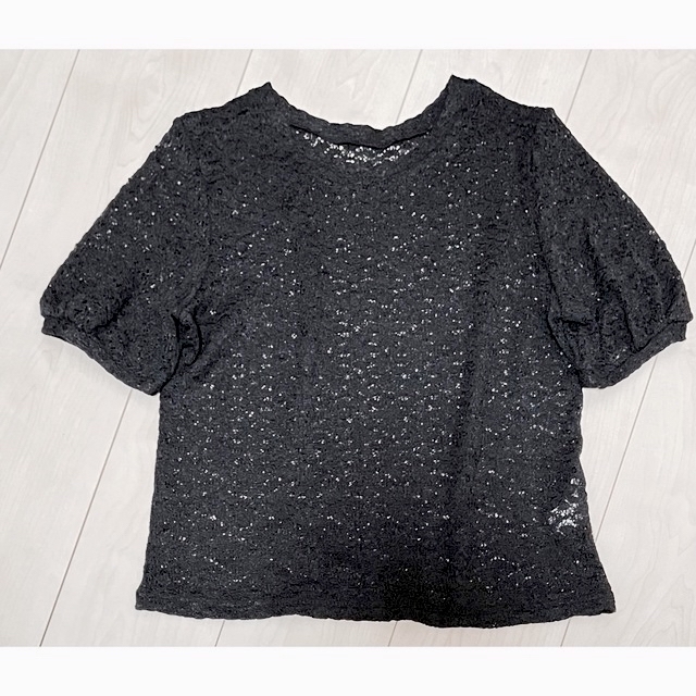 GU(ジーユー)のGU レースTシャツ　カットソー　ブラック　M   レディースのトップス(カットソー(半袖/袖なし))の商品写真