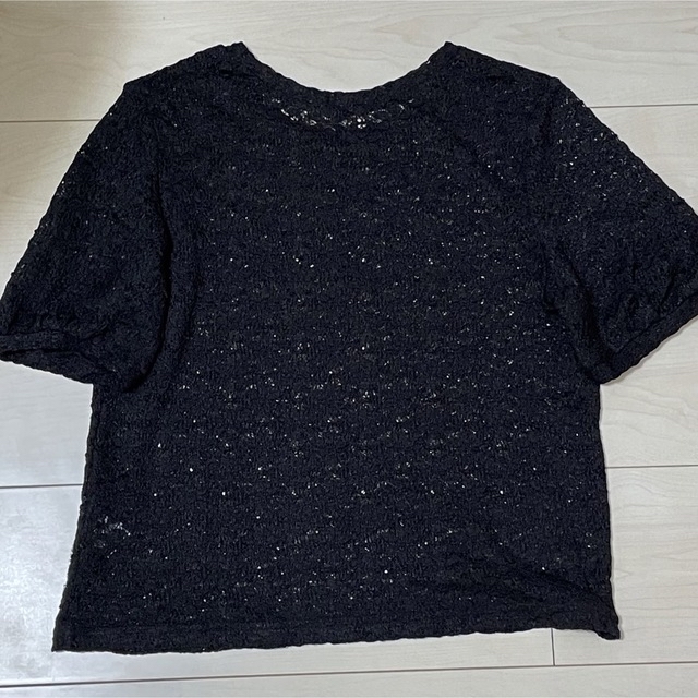 GU(ジーユー)のGU レースTシャツ　カットソー　ブラック　M   レディースのトップス(カットソー(半袖/袖なし))の商品写真