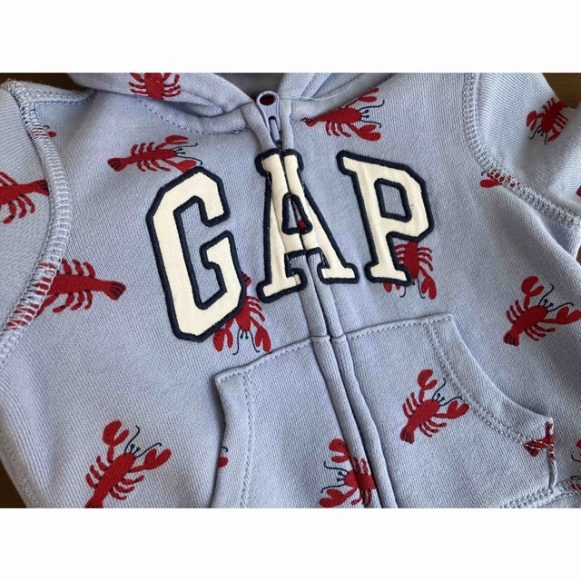 GAP(ギャップ)のGAP ジップパーカー 70 ザリガニ キッズ/ベビー/マタニティのベビー服(~85cm)(ジャケット/コート)の商品写真