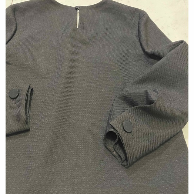ADORE(アドーア)のアドーアADORE  バルーン袖セットアップ  スーツ 飾りベルト付き レディースのフォーマル/ドレス(スーツ)の商品写真