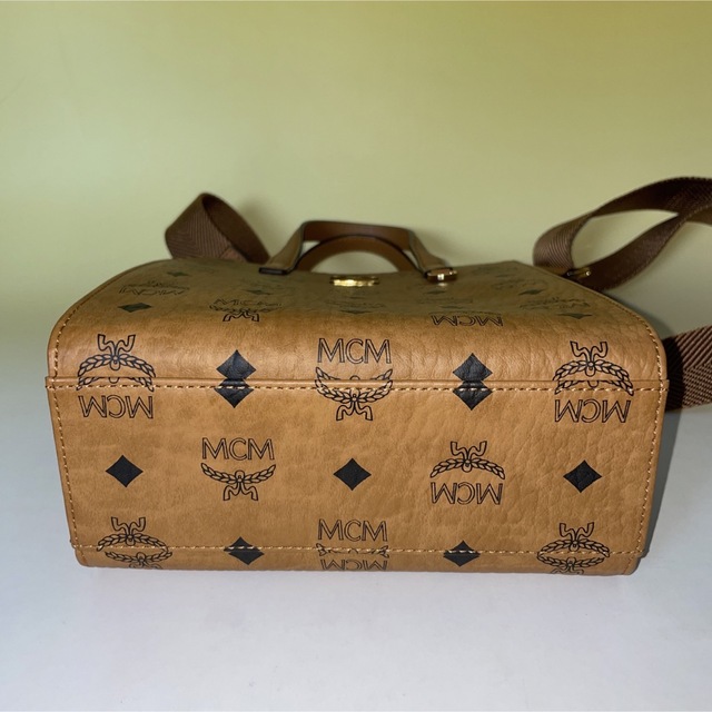 MCM(エムシーエム)のMCM 極美品 2way ヴィセトス ミニ ハンドバッグ モノグラム レディースのバッグ(ショルダーバッグ)の商品写真