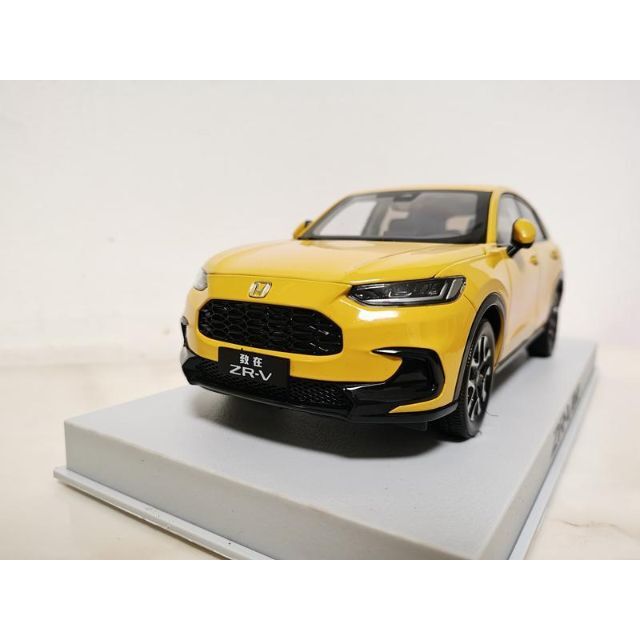 ミニカー 1/18 ホンダ ZR-V SUV 2023 イエロー