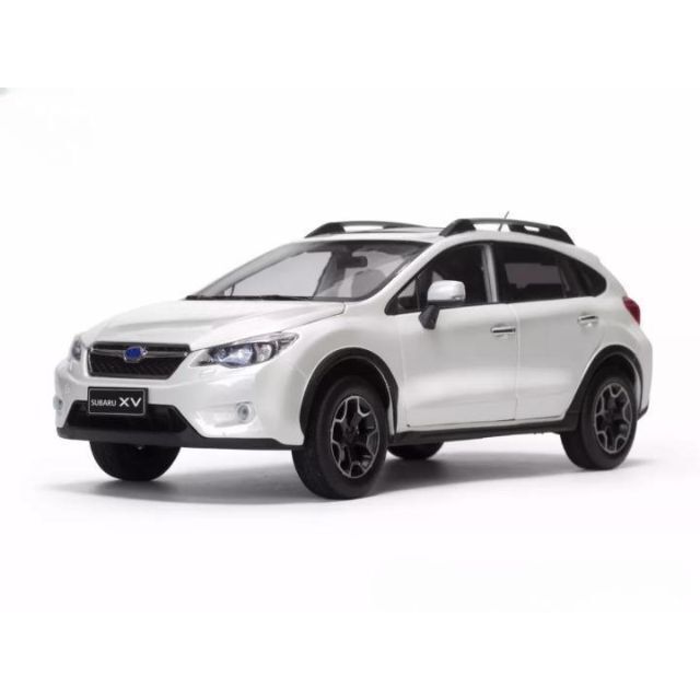 ミニカー 1/18 スバル SUBARU XV ホワイト