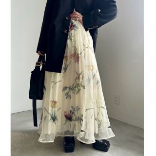 アメリヴィンテージ(Ameri VINTAGE)の新作 完売商品AMERI SOFIA ORGANZA LAYERED SKIRT(ロングスカート)