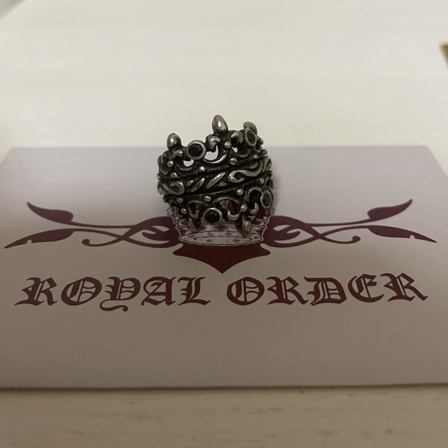 ROYAL ORDER/ロイヤルオーダー】 ダブル ティアラ リボン バンド メンズのアクセサリー(リング(指輪))の商品写真