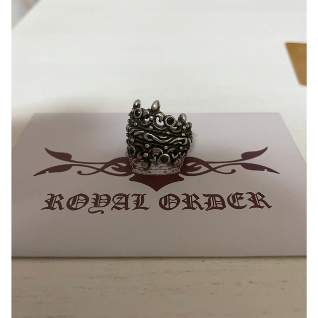 ROYAL ORDER/ロイヤルオーダー】 ダブル ティアラ リボン バンド メンズのアクセサリー(リング(指輪))の商品写真