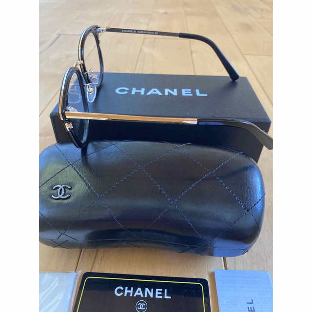 CHANEL(シャネル)のフローレント⭐︎様　8月31日までお取り置き　CHANEL メガ　フレーム レディースのファッション小物(サングラス/メガネ)の商品写真