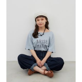 メルロー(merlot)のmerlot スカラップスリーブプリントTee サックスブルー(Tシャツ(半袖/袖なし))