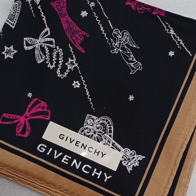 GIVENCHY(ジバンシィ)の値下げ📌ジバンシィ☆大判ハンカチ🎀👼 レディースのファッション小物(ハンカチ)の商品写真