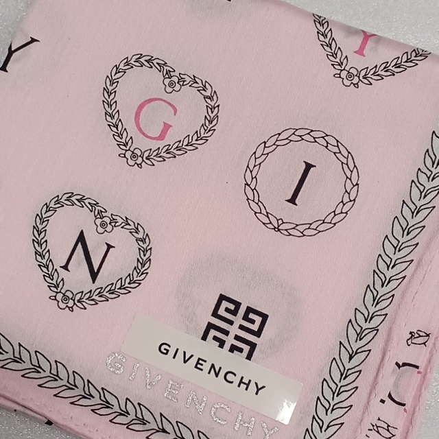 GIVENCHY(ジバンシィ)の値下げ📌ジバンシィ☆大判ハンカチ💗 レディースのファッション小物(ハンカチ)の商品写真