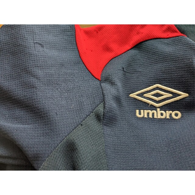 UMBRO(アンブロ)のumbro　トレーニングウェア　150 スポーツ/アウトドアのランニング(ウェア)の商品写真