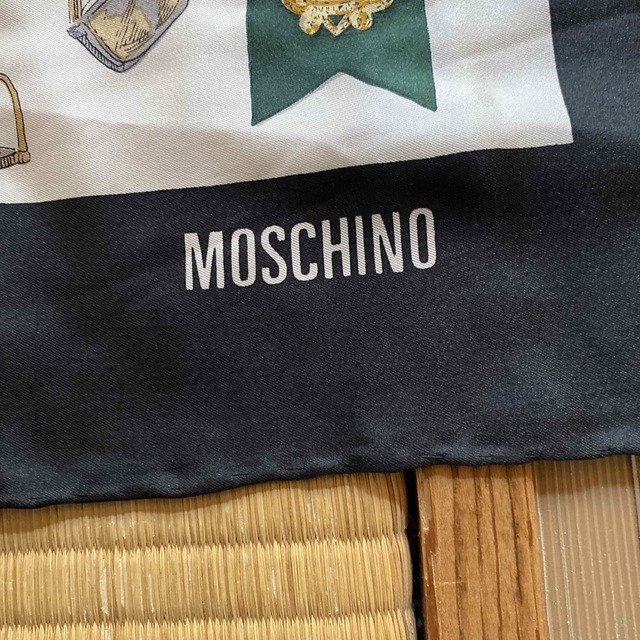 MOSCHINO(モスキーノ)のモスキーノのスカーフ レディースのファッション小物(バンダナ/スカーフ)の商品写真