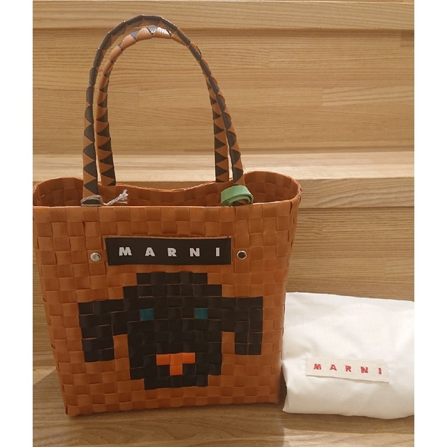 Marni(マルニ)のMARNI フラワーカフェ ドッグ トートバッグ レディースのバッグ(かごバッグ/ストローバッグ)の商品写真