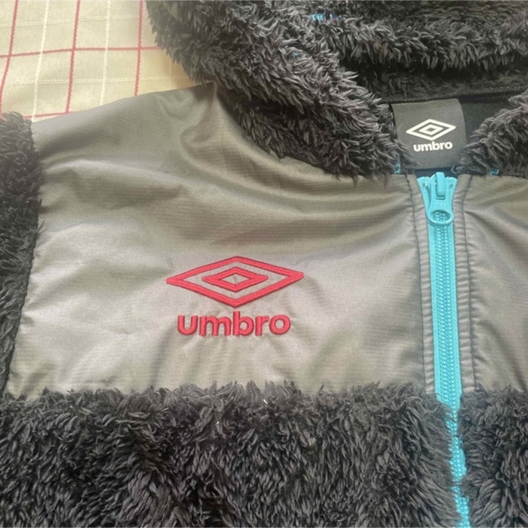 UMBRO(アンブロ)のumbro (アンブロ) ボアフリースジャケット ジュニア キッズ　150  スポーツ/アウトドアのサッカー/フットサル(ウェア)の商品写真