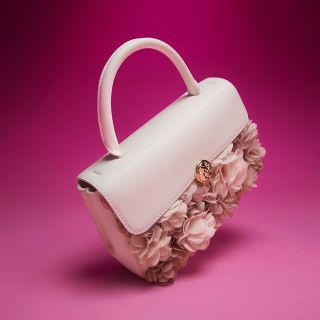 チャールズアンドキース(Charles and Keith)のチャールズアンドキース　バレンタインコレクション　フラワー　バッグ(ショルダーバッグ)