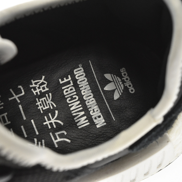 adidas(アディダス)のadidas アディダス ×INVINCIBLE ×NEIGHBORHOOD インヴィンシブル ネイバーフッド NMD R1 ローカットスニーカー ブラック US10/28cm メンズの靴/シューズ(スニーカー)の商品写真