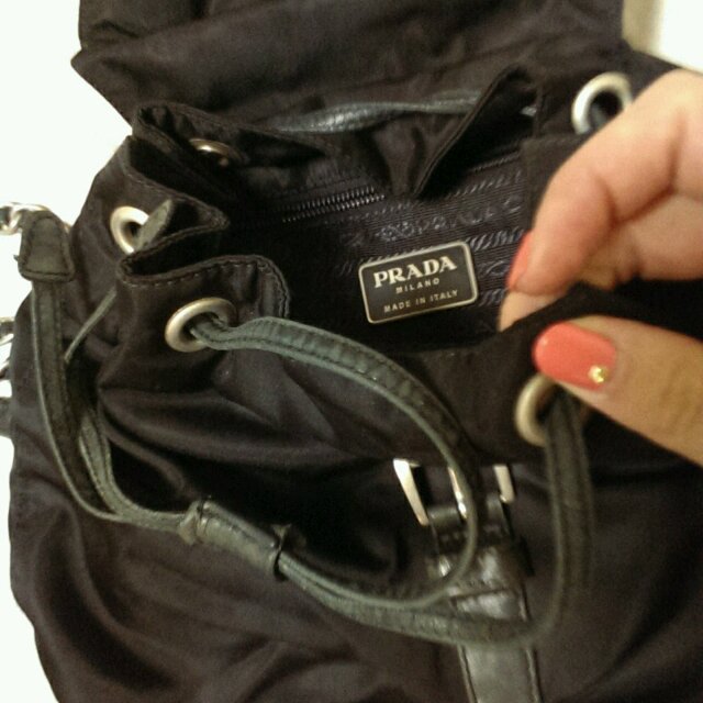 PRADA(プラダ)の激安♥正規品ＰＲＡＤＡ黒チェーンリュック レディースのバッグ(リュック/バックパック)の商品写真