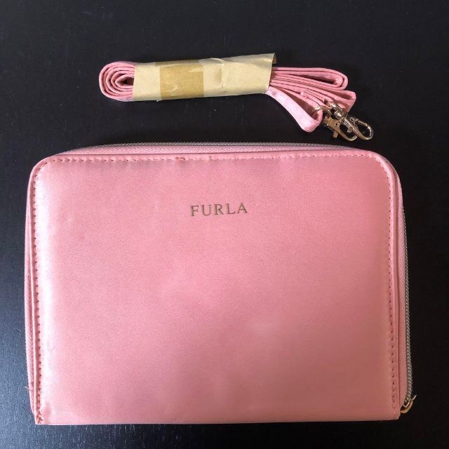 Furla(フルラ)のFURLA フルラ お財布ショルダー ポーチ ピンク フラミンゴ柄 ナイロン レディースのバッグ(ショルダーバッグ)の商品写真