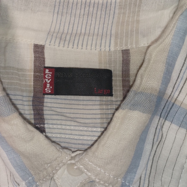 Levi's(リーバイス)の【即日発送】美品。Levi's コットン100%チェックシャツ メンズのトップス(シャツ)の商品写真
