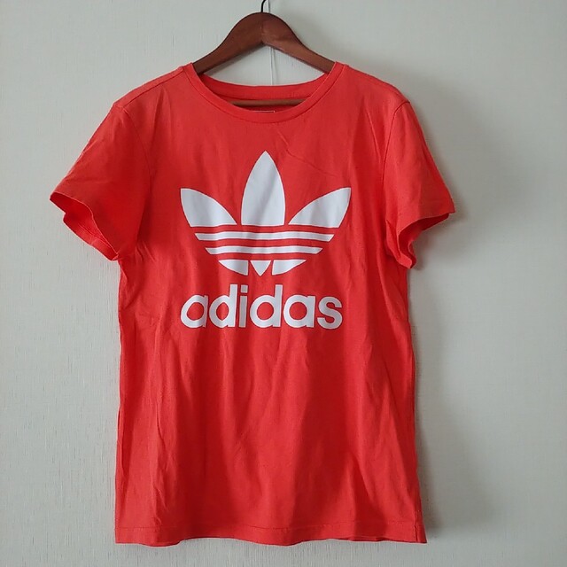 adidas(アディダス)のadidas　アディダス　Tシャツ キッズ/ベビー/マタニティのキッズ服女の子用(90cm~)(Tシャツ/カットソー)の商品写真