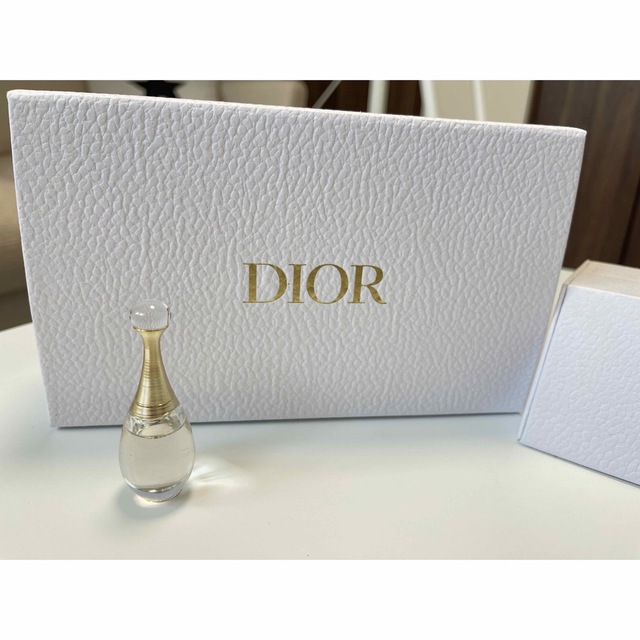 Dior(ディオール)のDIORのミニ香水と箱セット コスメ/美容の香水(香水(女性用))の商品写真