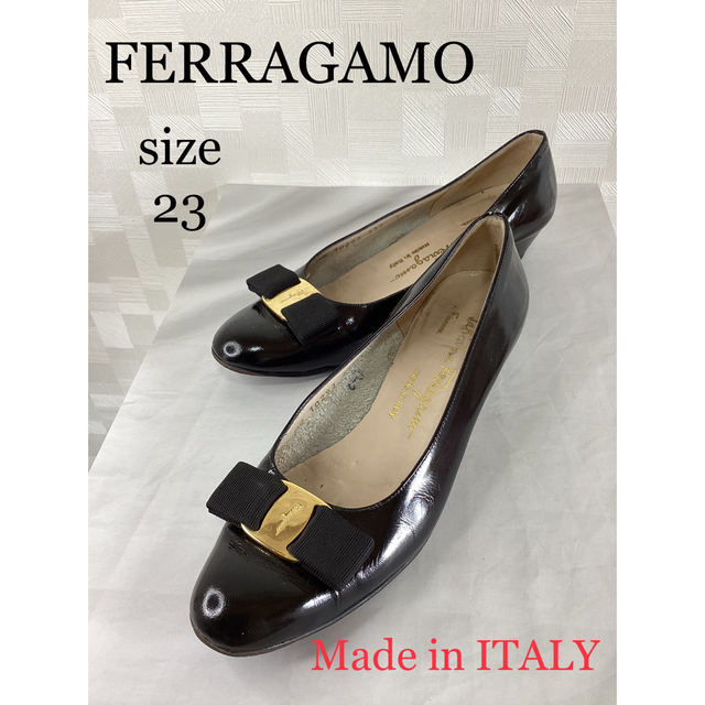 Salvatore Ferragamo(サルヴァトーレフェラガモ)のフェラガモ　ヴァラ　パンプス レディースの靴/シューズ(ハイヒール/パンプス)の商品写真