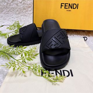 極美品 FENDI フェンディ FFズッカ 立体ロゴ スライドサンダル-