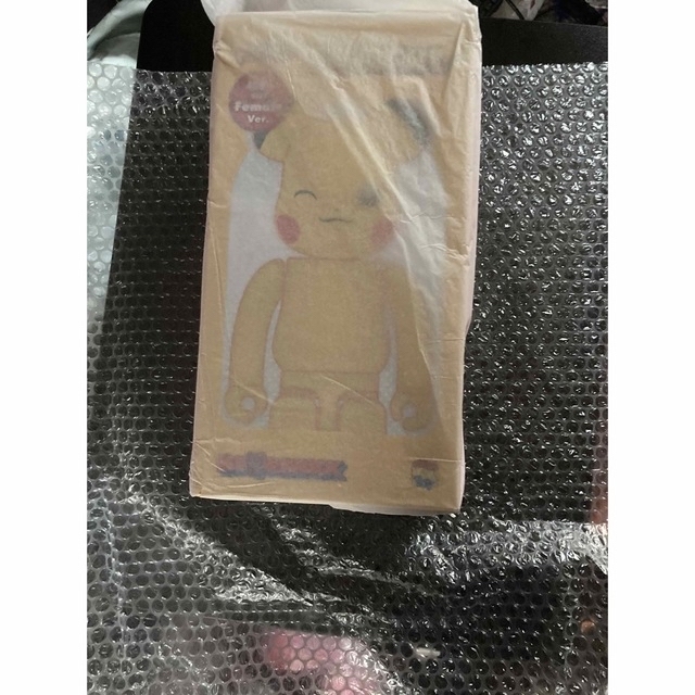 MEDICOM TOY(メディコムトイ)のBE@RBRICK ピカチュウ Female Ver. 400% エンタメ/ホビーのおもちゃ/ぬいぐるみ(キャラクターグッズ)の商品写真