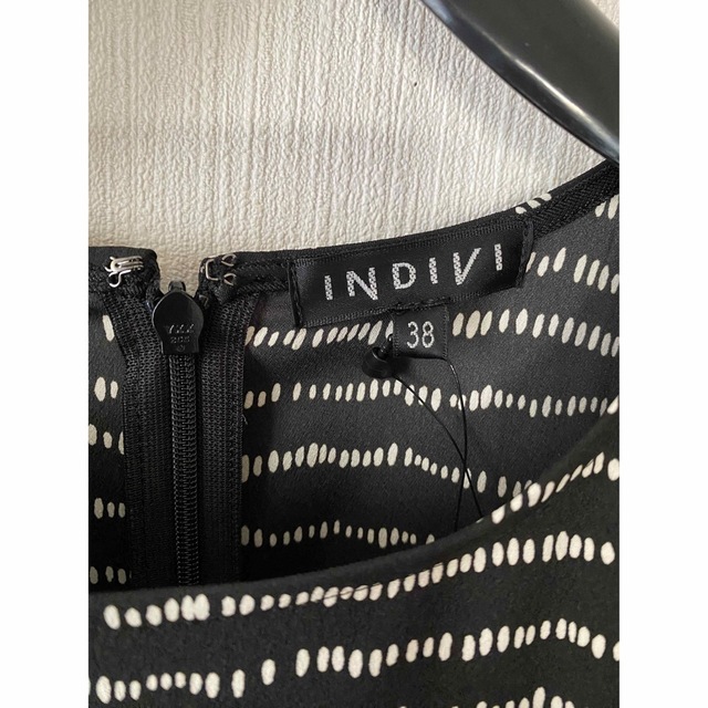 INDIVI(インディヴィ)の【新品】インディビ　ワンピース　38サイズ　黒 レディースのワンピース(ロングワンピース/マキシワンピース)の商品写真