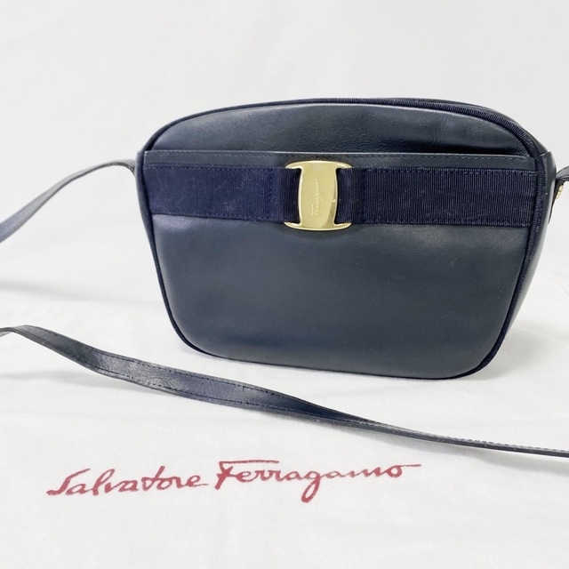 Ferragamo フェラガモ ヴァラリボン レザー ショルダーバッグ本革付属品