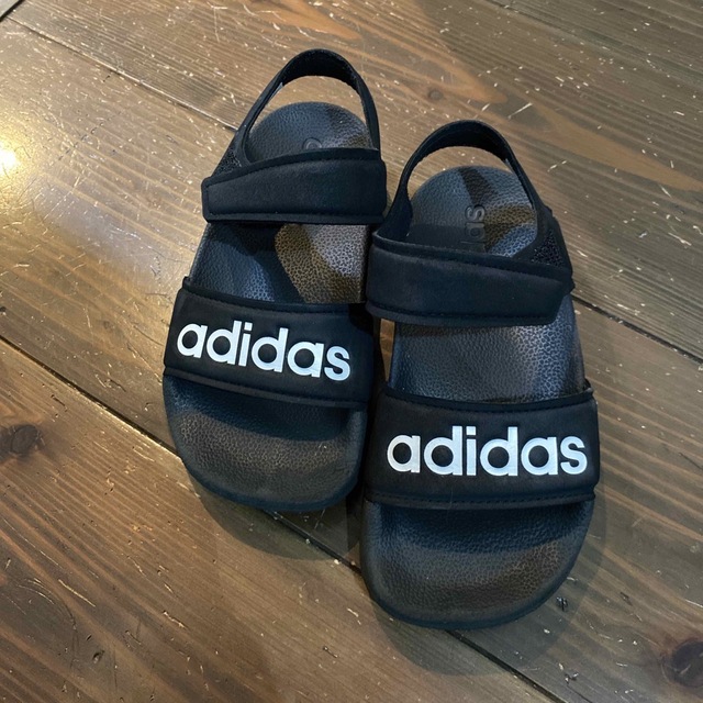 adidas(アディダス)のアディダス　サンダル17 キッズ/ベビー/マタニティのキッズ靴/シューズ(15cm~)(サンダル)の商品写真