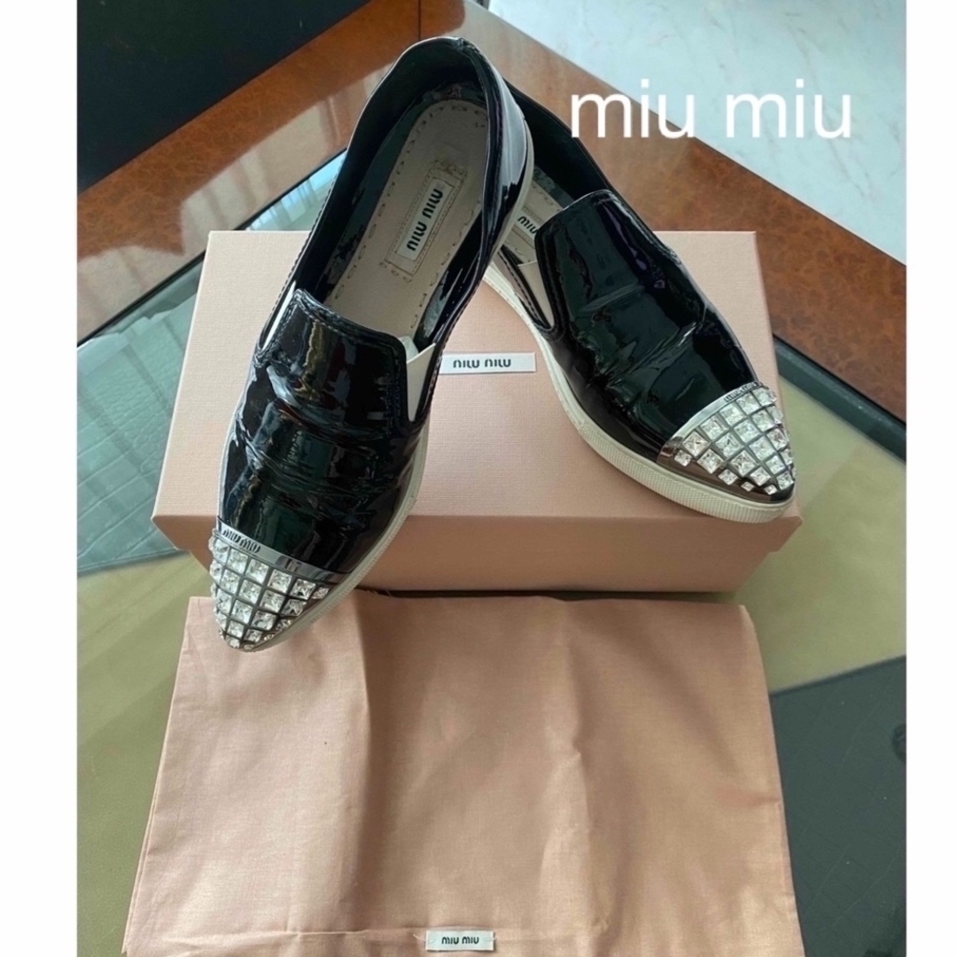 miumiu(ミュウミュウ)のレア miumiu ミュウミュウ ラインストーン ビジュースリッポン 24cm レディースの靴/シューズ(スリッポン/モカシン)の商品写真