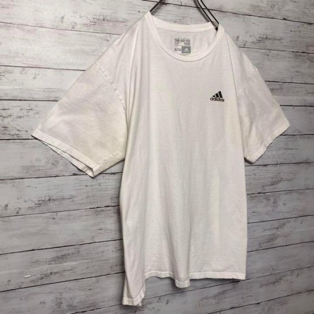 adidas(アディダス)の【人気デザイン】アディダス　パフォーマンスロゴ　ワンポイント　Tシャツ メンズのトップス(Tシャツ/カットソー(半袖/袖なし))の商品写真