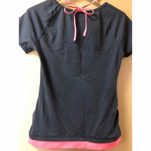 PUMA(プーマ)のPUMAスポーツTシャツ　リボン付　黒ピンク レディースのトップス(Tシャツ(半袖/袖なし))の商品写真