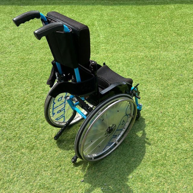 panthera 幅43センチ 車椅子 子供 小児用車イス 小型 パンテーラ www