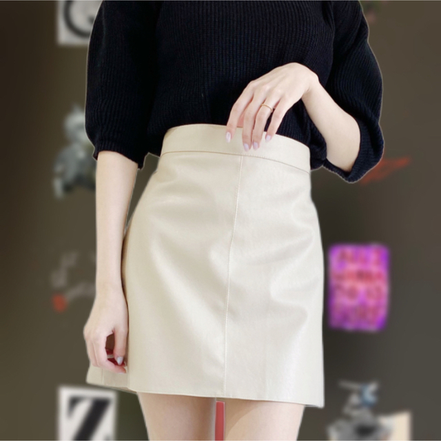フェイクレザータイトスカート  レディースのスカート(ミニスカート)の商品写真