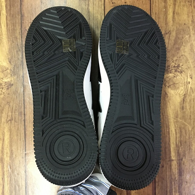 A BATHING APE(アベイシングエイプ)のA BATHING APE BAPESTA LOW "BLACK" アベイシング エイプ ベイプスタ ロー "ブラック"【中古】【004】【岩】 メンズの靴/シューズ(スニーカー)の商品写真