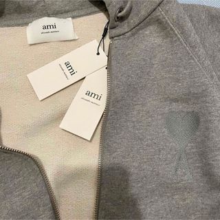 ami - 【新品未使用】Ami Paris アミ ジップパーカーの通販 by