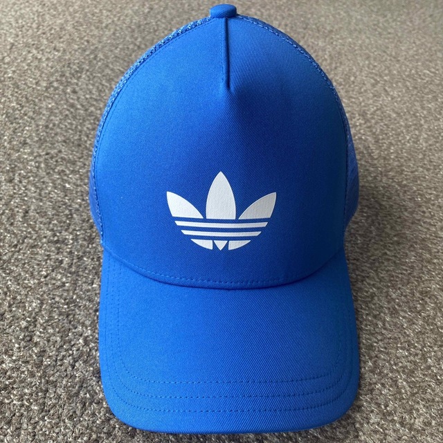 adidas(アディダス)のadidas アディダス メッシュ キャップ 青 トレフォイル メンズの帽子(キャップ)の商品写真