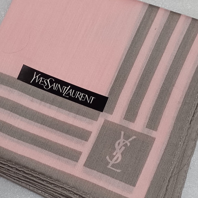 Yves Saint Laurent(イヴサンローラン)の値下げ📌イヴサンローラン☆大判ハンカチ レディースのファッション小物(ハンカチ)の商品写真