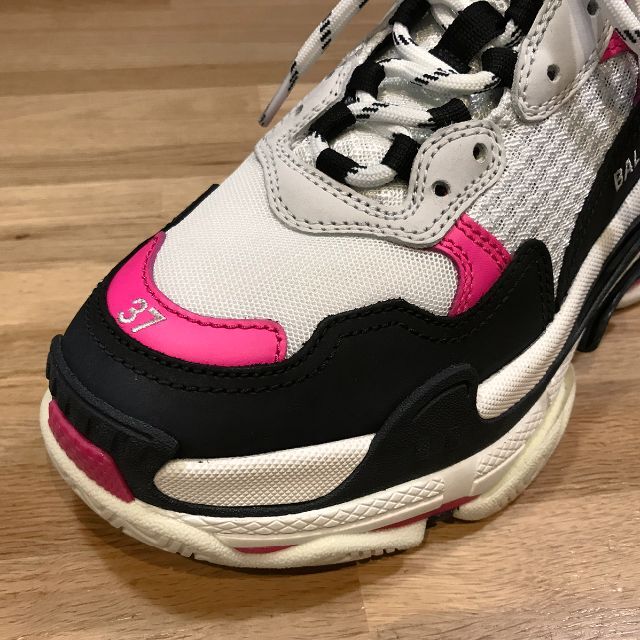 Balenciaga(バレンシアガ)の超美品 バレンシアガ TRIPLE S スニーカー ホワイト ピンク 37 レディースの靴/シューズ(スニーカー)の商品写真