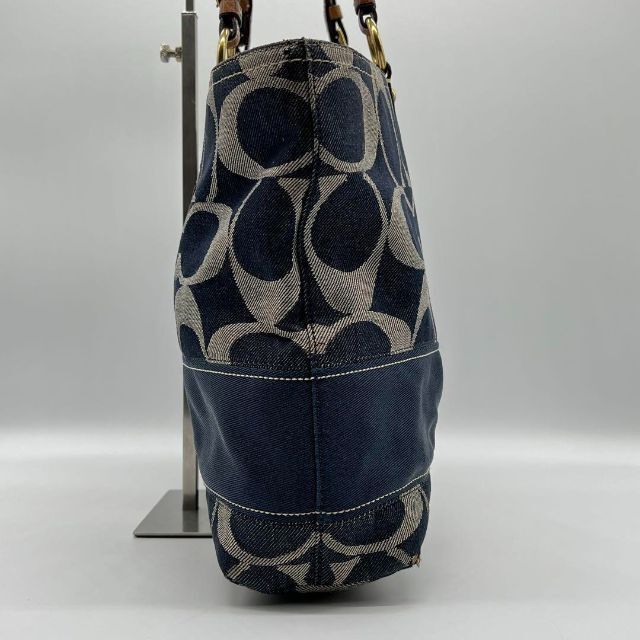 COACH(コーチ)の✨️美品✨️COACH シグネチャー デニム トートバッグ ストライプ ネイビー レディースのバッグ(トートバッグ)の商品写真