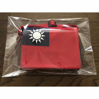 【送料込】台湾 土産 帆布 ミニショルダーポーチ 青天白日満地紅旗(その他)