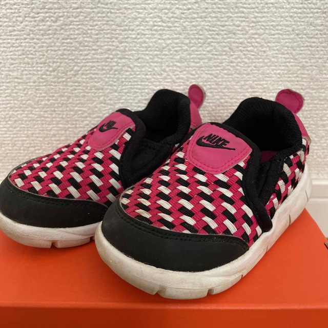 NIKE(ナイキ)のNIKE キッズスニーカー　１３センチ キッズ/ベビー/マタニティのベビー靴/シューズ(~14cm)(スニーカー)の商品写真