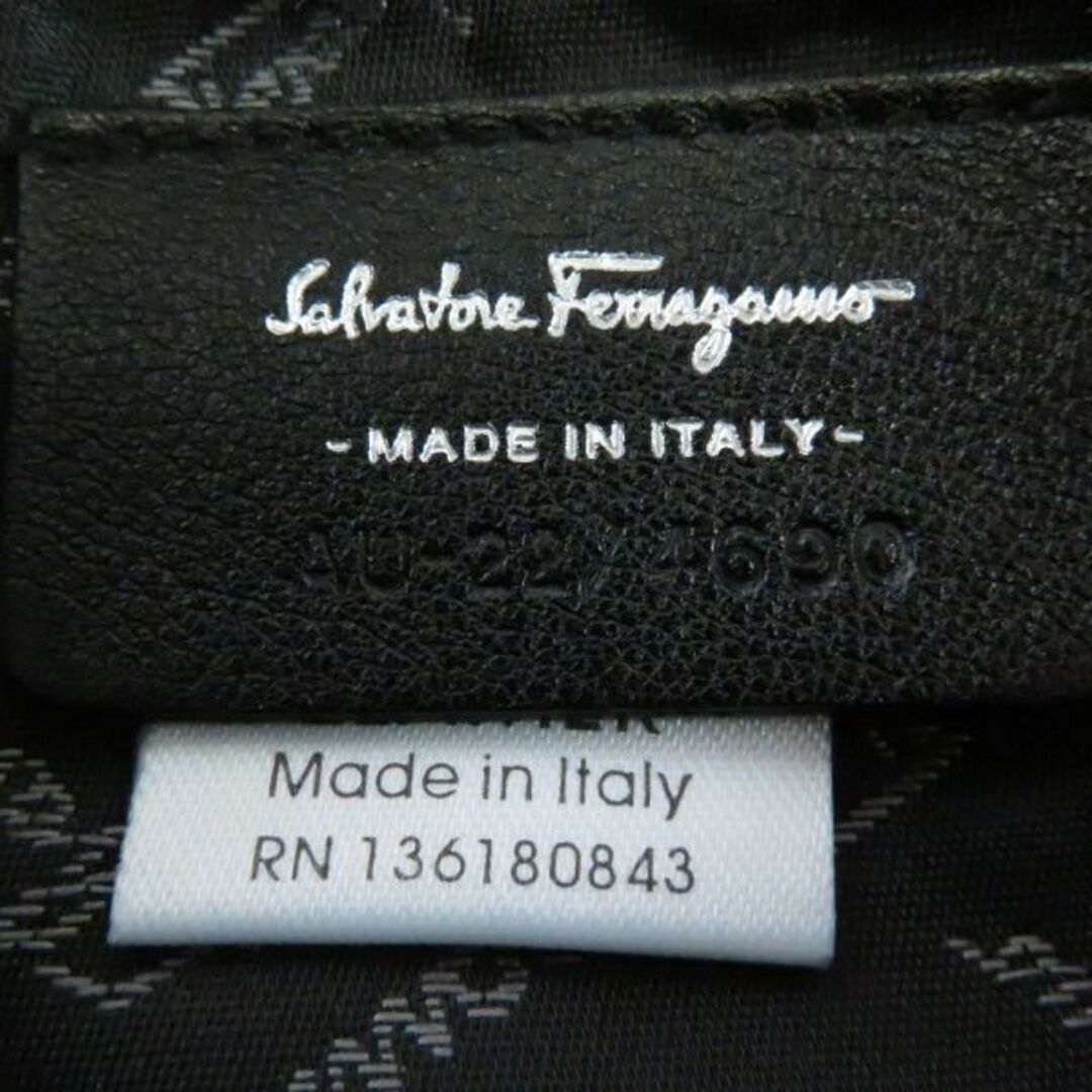 Ferragamo(フェラガモ)の未使用 Salvatore Ferragamo フェラガモ AU-22/4690 ガンチーニ ケース 1点 ブラック AY3633C  レディースのファッション小物(キーケース)の商品写真