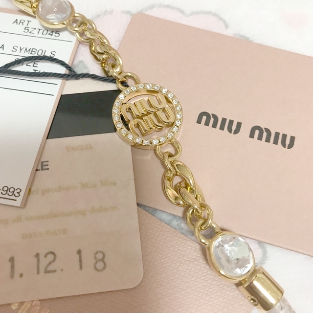 miumiu(ミュウミュウ)のmiumiuストラップ✨💓 スマホ/家電/カメラのスマホアクセサリー(ネックストラップ)の商品写真