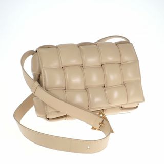 【中古】【ABランク】BOTTEGA VENETA ボッテガヴェネタ パデットカセット ショルダーバッグ 591970VCQR19782 イントレチャート ポリッジ ゴールド金具【ISEYA】(メッセンジャーバッグ)